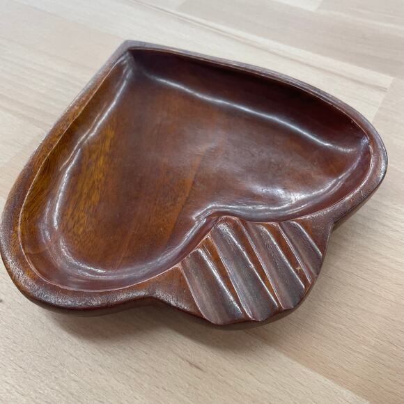 Vintage 70s Monkey Pod Wood Heart Tray Set – 5-Piece Carved Serving Dishes - Picture 3 of 7